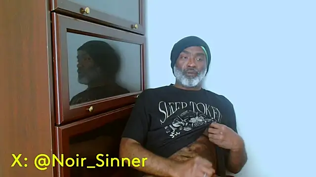 Snapshot of sinnernoir chatting on 05-22-26, 02:55 sinnernoir online show from 05-22-26, 02:55