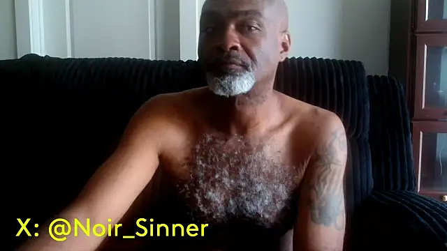 Snapshot of sinnernoir chatting on 05-30-26, 04:59 sinnernoir online show from 05-30-26, 04:59