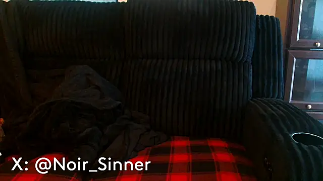 Snapshot of sinnernoir chatting on 06-01-26, 12:29 sinnernoir online show from 06-01-26, 12:29