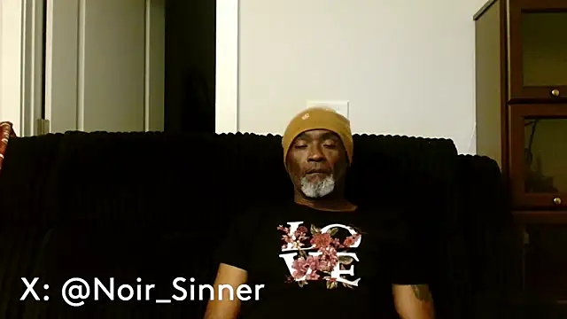 Snapshot of sinnernoir chatting on 06-05-26, 07:03 sinnernoir online show from 06-05-26, 07:03