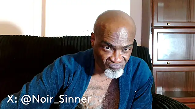 Snapshot of sinnernoir chatting on 06-09-26, 06:03 sinnernoir online show from 06-09-26, 06:03