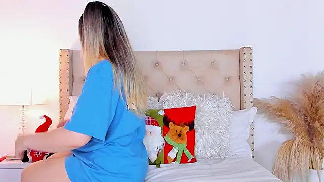 marilynrossy online show from 12-12-24, 01:43