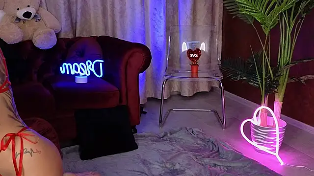 Snapshot of GoldenAmber chatting on 02-14-25, 04:47 GoldenAmber online show from 02-14-25, 04:47