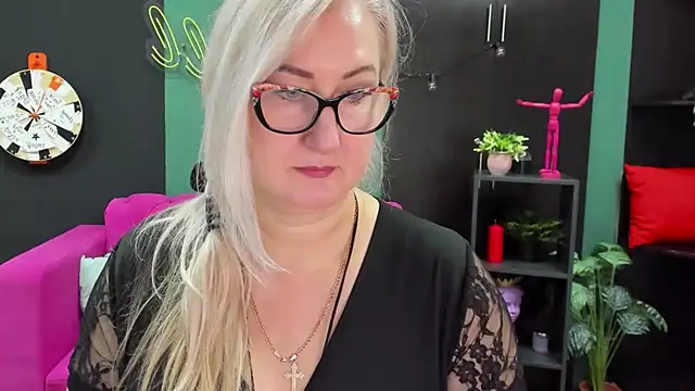 ChristyBrooks online show from 01-03-25, 10:41