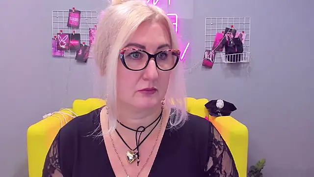 ChristyBrooks online show from 01-08-25, 03:17