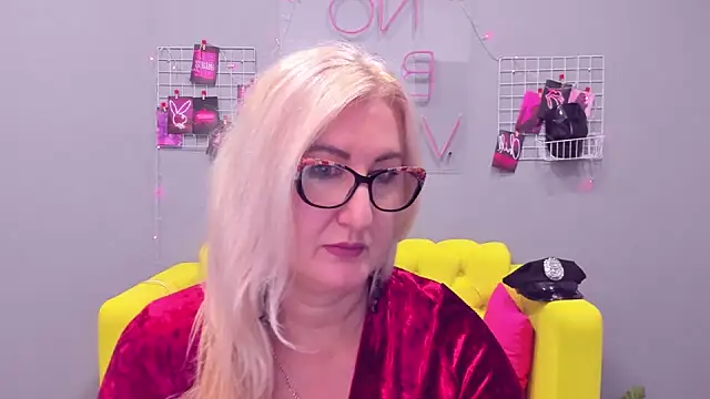 ChristyBrooks online show from 01-09-25, 03:55