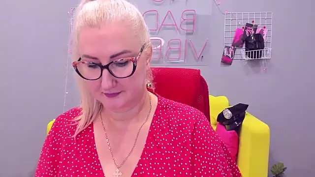 ChristyBrooks online show from 01-10-25, 02:13