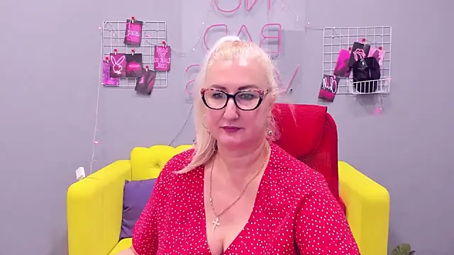 ChristyBrooks online show from 01-10-25, 05:13