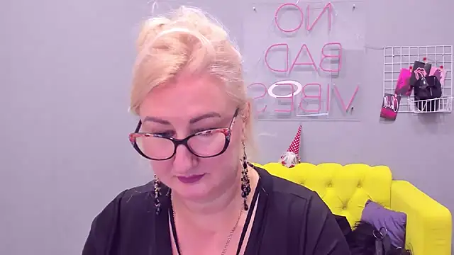 ChristyBrooks online show from 01-14-25, 06:17