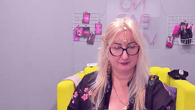 ChristyBrooks online show from 01-16-25, 05:23