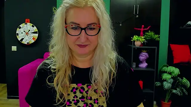 ChristyBrooks online show from 02-04-25, 12:11