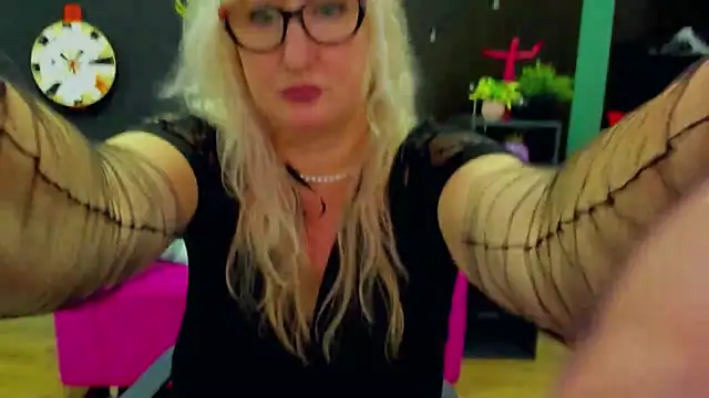 ChristyBrooks online show from 02-04-25, 03:15