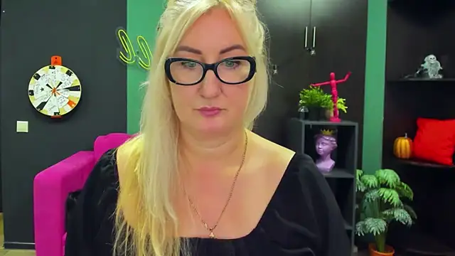 ChristyBrooks online show from 02-12-25, 04:11