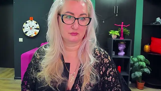 ChristyBrooks online show from 02-25-25, 07:25