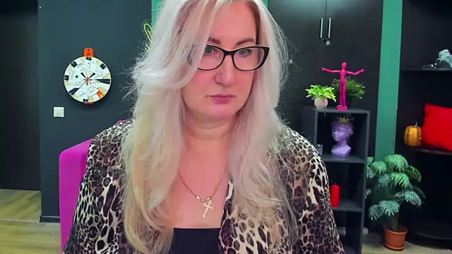 ChristyBrooks online show from 02-27-25, 01:17