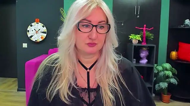 ChristyBrooks online show from 02-27-25, 04:21