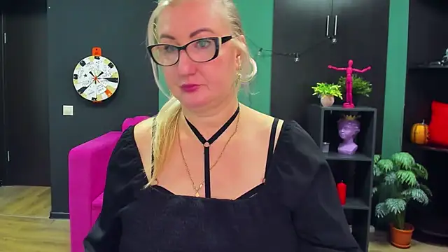 ChristyBrooks online show from 02-28-25, 01:14