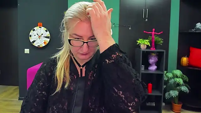 ChristyBrooks online show from 02-28-25, 04:20