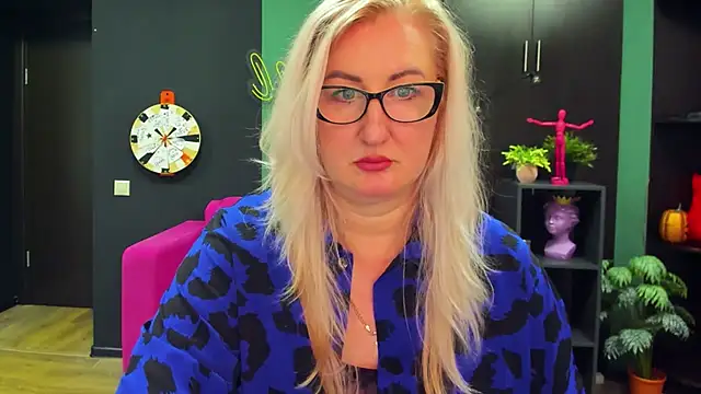 ChristyBrooks online show from 03-03-25, 03:20