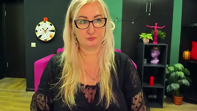 ChristyBrooks online show from 03-05-25, 07:38