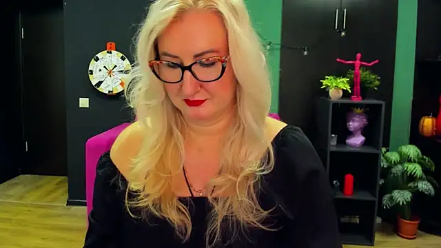 ChristyBrooks online show from 03-07-25, 07:27