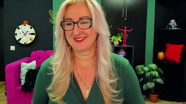 ChristyBrooks online show from 03-10-25, 03:09