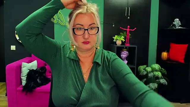 ChristyBrooks online show from 03-10-25, 06:12