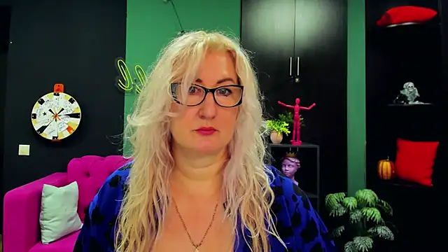 ChristyBrooks online show from 03-11-25, 01:23