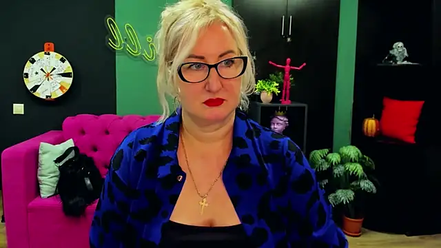 ChristyBrooks online show from 03-11-25, 07:36