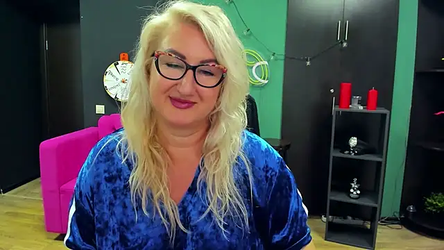 ChristyBrooks online show from 10-01-25, 01:17