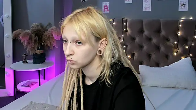 Snapshot of Lexy-Woorhez chatting on 02-21-25, 10:39 Lexy-Woorhez online show from 02-21-25, 10:39