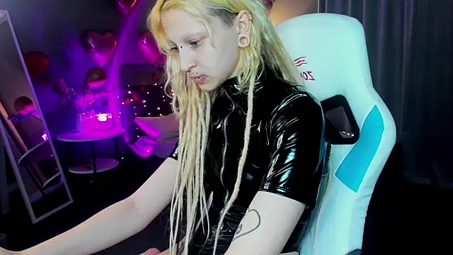 Snapshot of Lexy-Woorhez chatting on 02-28-25, 04:42 Lexy-Woorhez online show from 02-28-25, 04:42