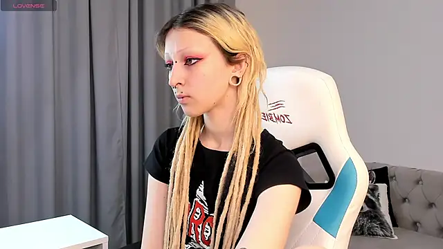 Snapshot of Lexy-Woorhez chatting on 10-17-25, 11:35 Lexy-Woorhez online show from 10-17-25, 11:35