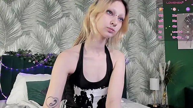 Snapshot of Lexy-Woorhez chatting on 11-06-25, 11:22 Lexy-Woorhez online show from 11-06-25, 11:22