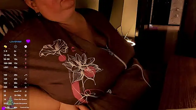 SexxyDreams1 online show from 01-06-25, 06:58