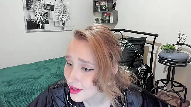 LinaTruly online show from 02-01-25, 08:26