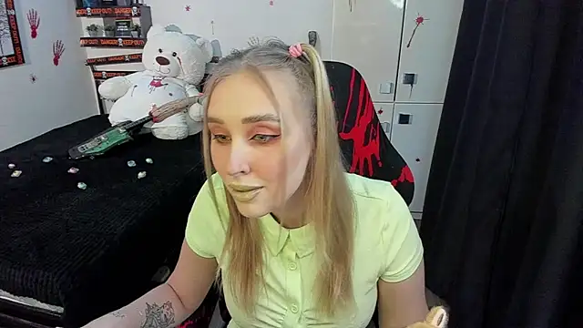 LinaTruly online show from 10-30-25, 09:37