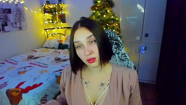 LinaTruly online show from 12-18-25, 09:43