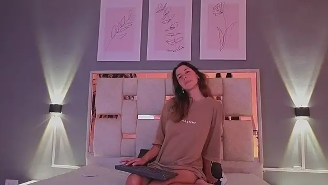 jolie lov online show from 09-10-25, 01:22