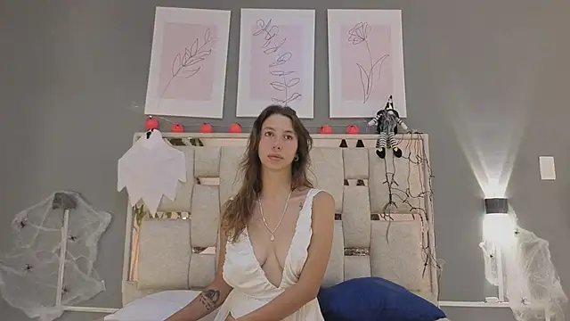 jolie lov online show from 10-29-25, 01:24