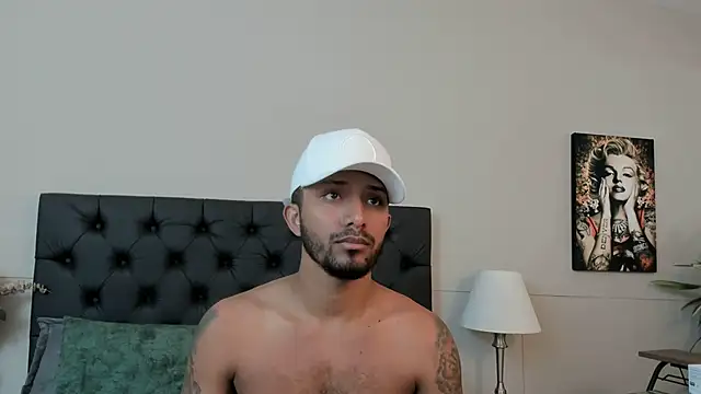 Snapshot of Robin_Rief chatting on 09-20-25, 03:29 Robin Rief online show from 09-20-25, 03:29