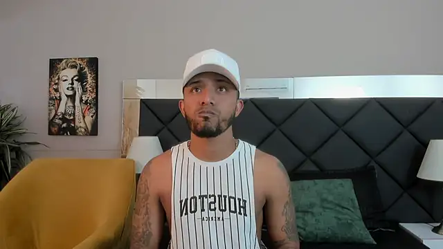 Snapshot of Robin_Rief chatting on 11-08-25, 03:29 Robin Rief online show from 11-08-25, 03:29