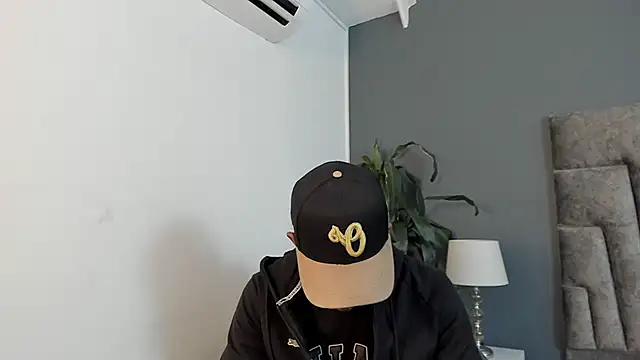 Robin Rief online show from 11-29-25, 03:42