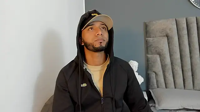 Robin Rief online show from 12-14-25, 03:34