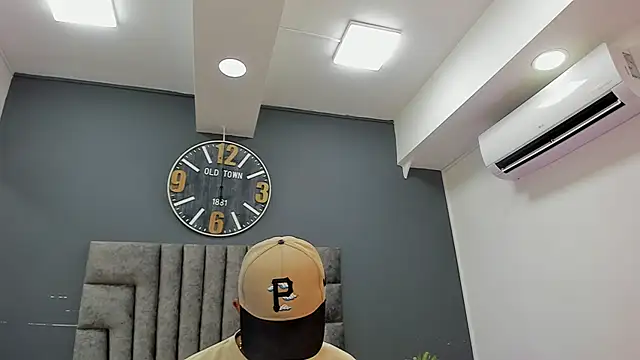 Robin Rief online show from 04-22-26, 07:37