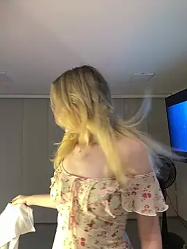 NicoleCut online show from 02-05-26, 12:04