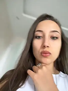 Snapshot of VelvetVixenI chatting on 11-04-25, 11:09 VelvetVixenI online show from 11-04-25, 11:09