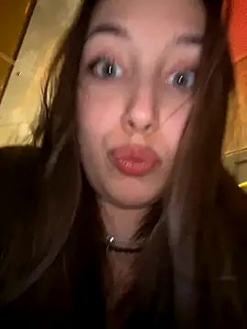 Snapshot of VelvetVixenI chatting on 11-17-25, 04:57 VelvetVixenI online show from 11-17-25, 04:57