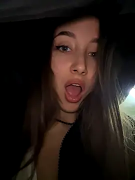 Snapshot of VelvetVixenI chatting on 11-18-25, 06:01 VelvetVixenI online show from 11-18-25, 06:01