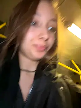 Snapshot of VelvetVixenI chatting on 11-21-25, 04:27 VelvetVixenI online show from 11-21-25, 04:27